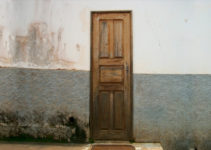A porta continua estreita!