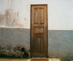 A porta continua estreita!